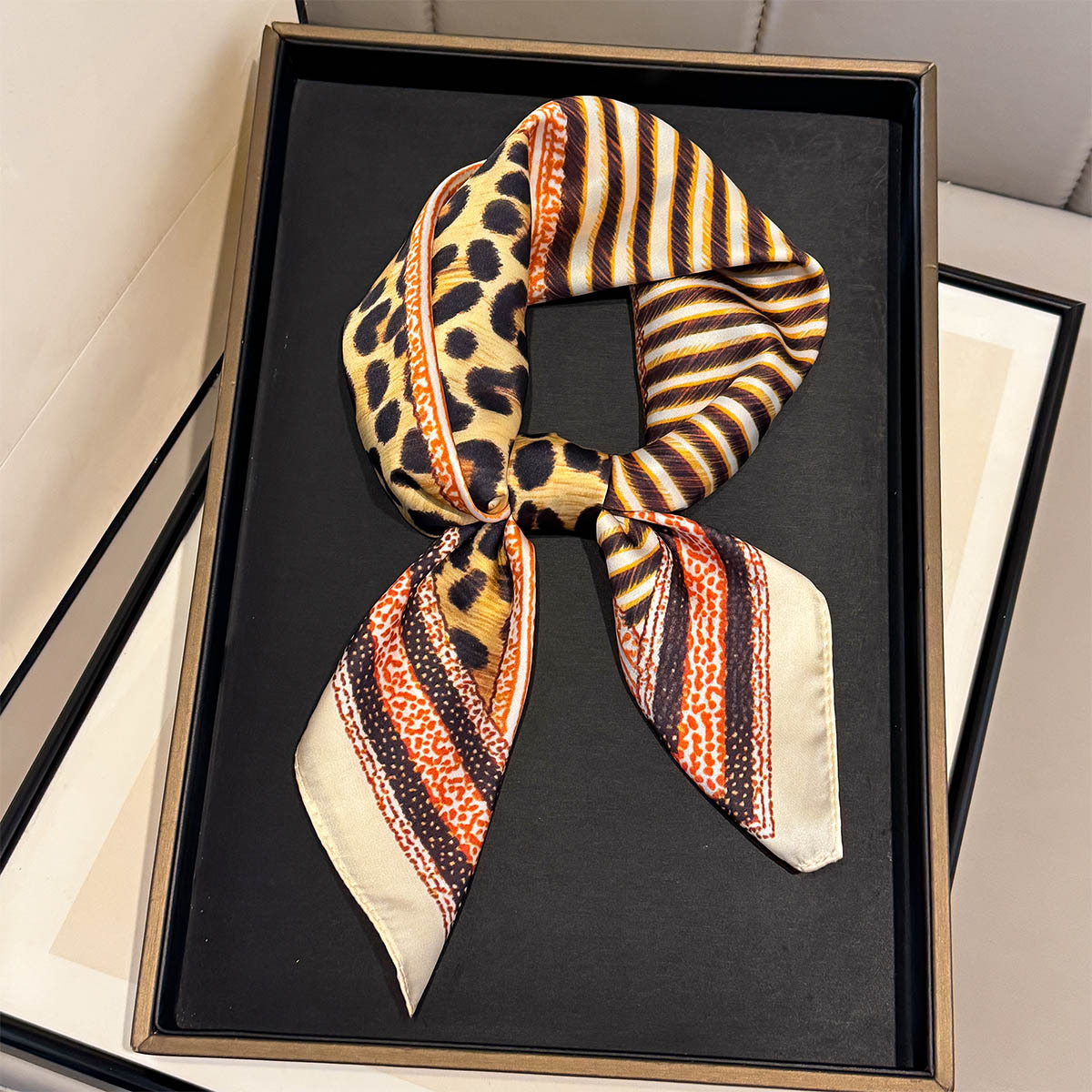 Leopard Print 65cm Silk Scarf  - đánh giá và giá Women'S Fashion Poncho